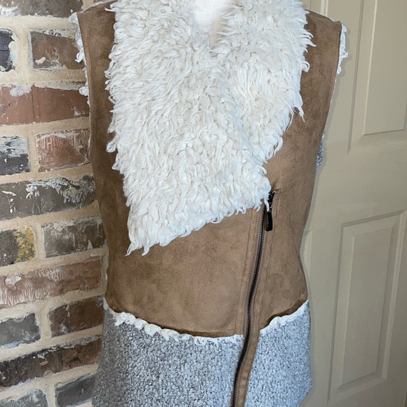 ii Sisters Furry Wool Blend Suede Sherpa Vest Tan Gray & Winter White Offset Zip - Picture 4 of 14